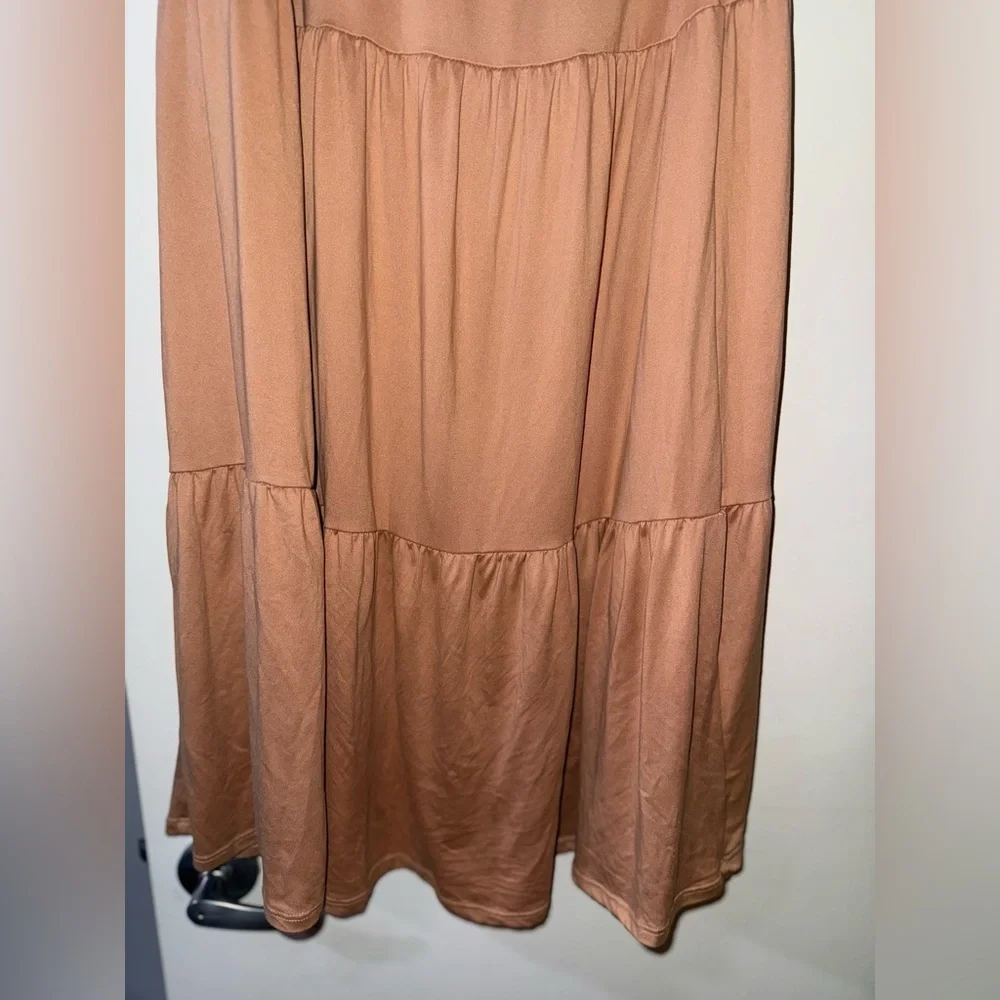 Heart Hips Tiered Maxi Skirt peach size medium - Picture 2 of 8